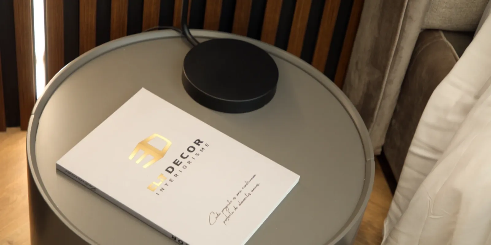 Mesita de noche e interiorismo en Elit Decor Barcelona