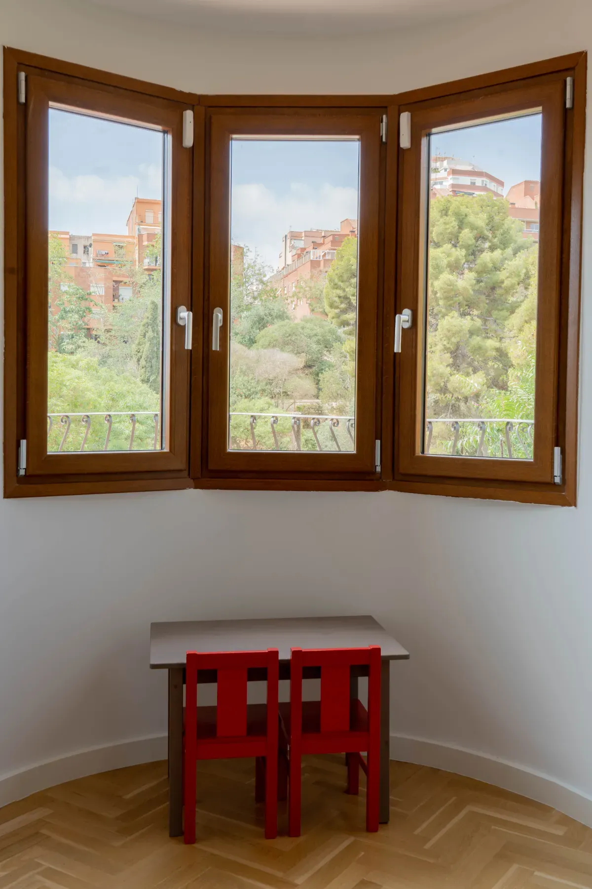 ALT DEL TURÓ - Proyecto Reforma integral casa Horta Guinardó Barcelona- habitación-infantil-ventana-triple