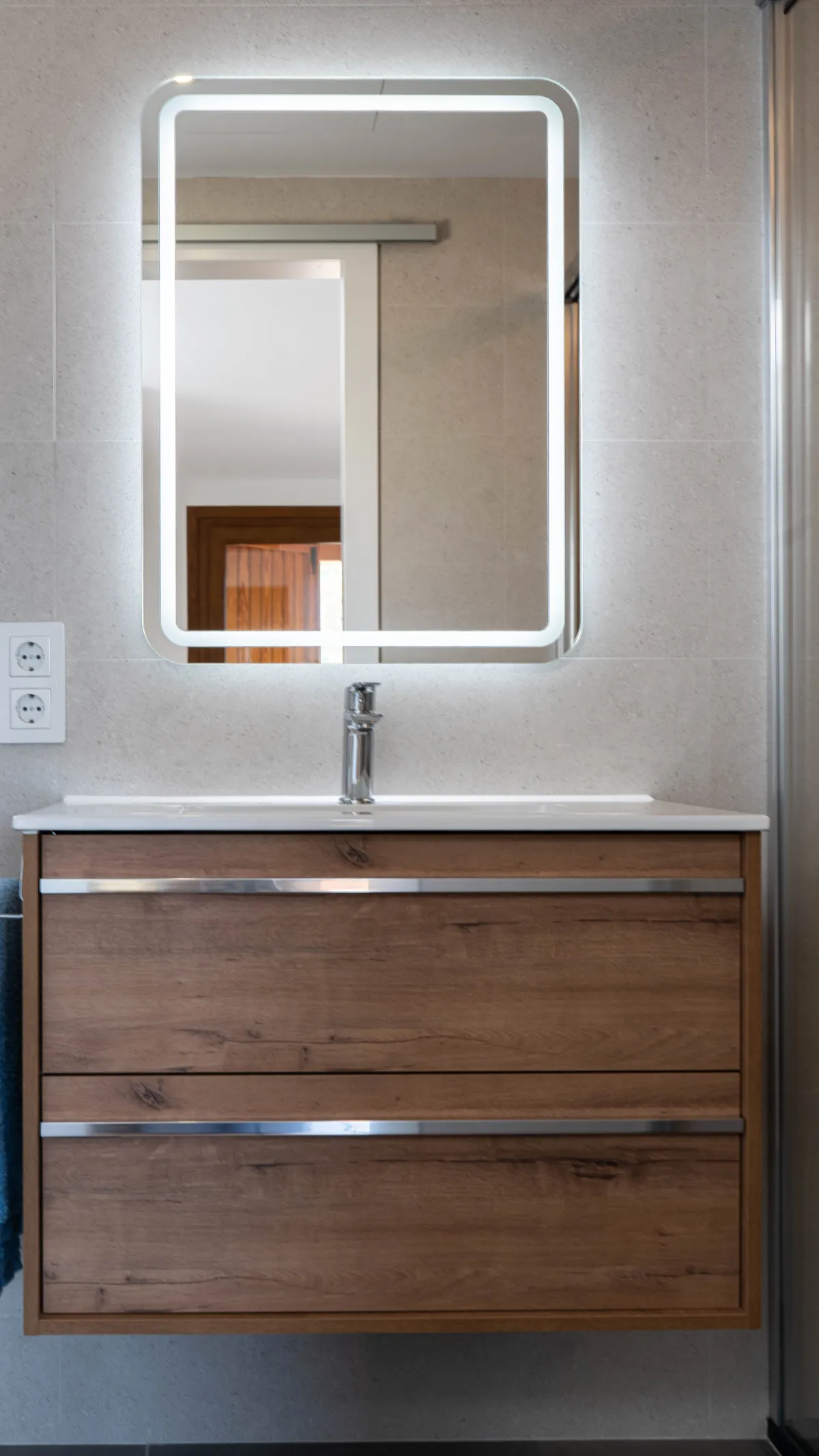 Proyecto Reforma integral casa Horta Guinardó Barcelona- baño-lavabo-espejo