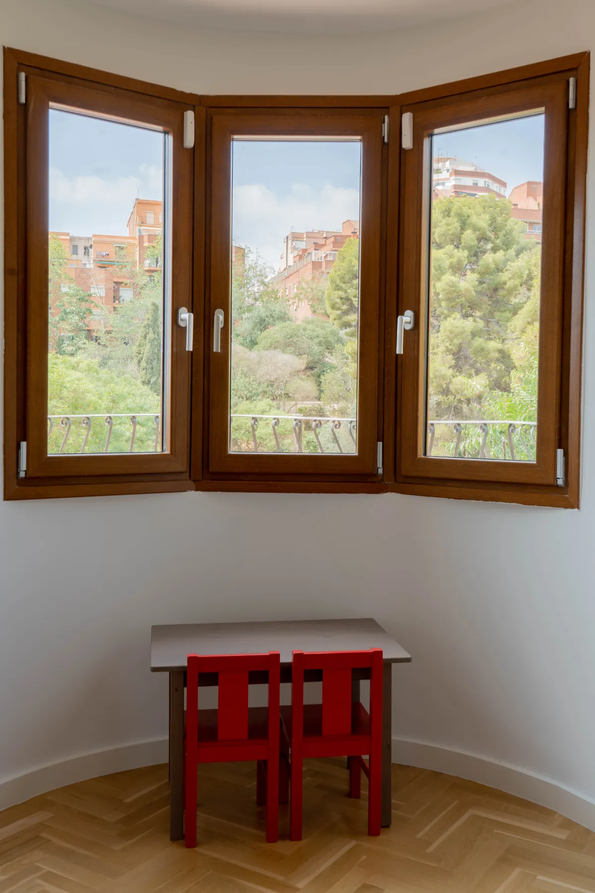 ALT DEL TURÓ - Proyecto Reforma integral casa Horta Guinardó Barcelona- habitación-infantil-ventana-triple