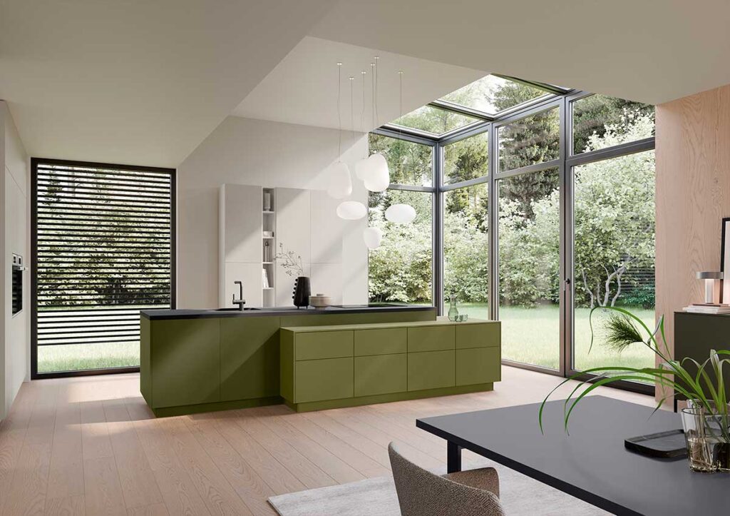 Tendencias en decoración, reformas y Muebles de cocina -Cocina luminosa y materiales y colores orgánicos - Hogar Biocéntrico Olivgruen_M1_Querformat_
